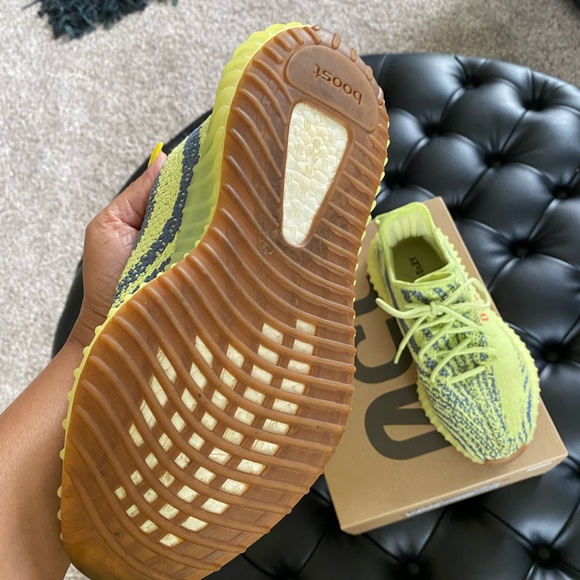 Yeezy Boost 350 V2 Semi Frozen Yellow Size 7.5 - Picture 4 of 5